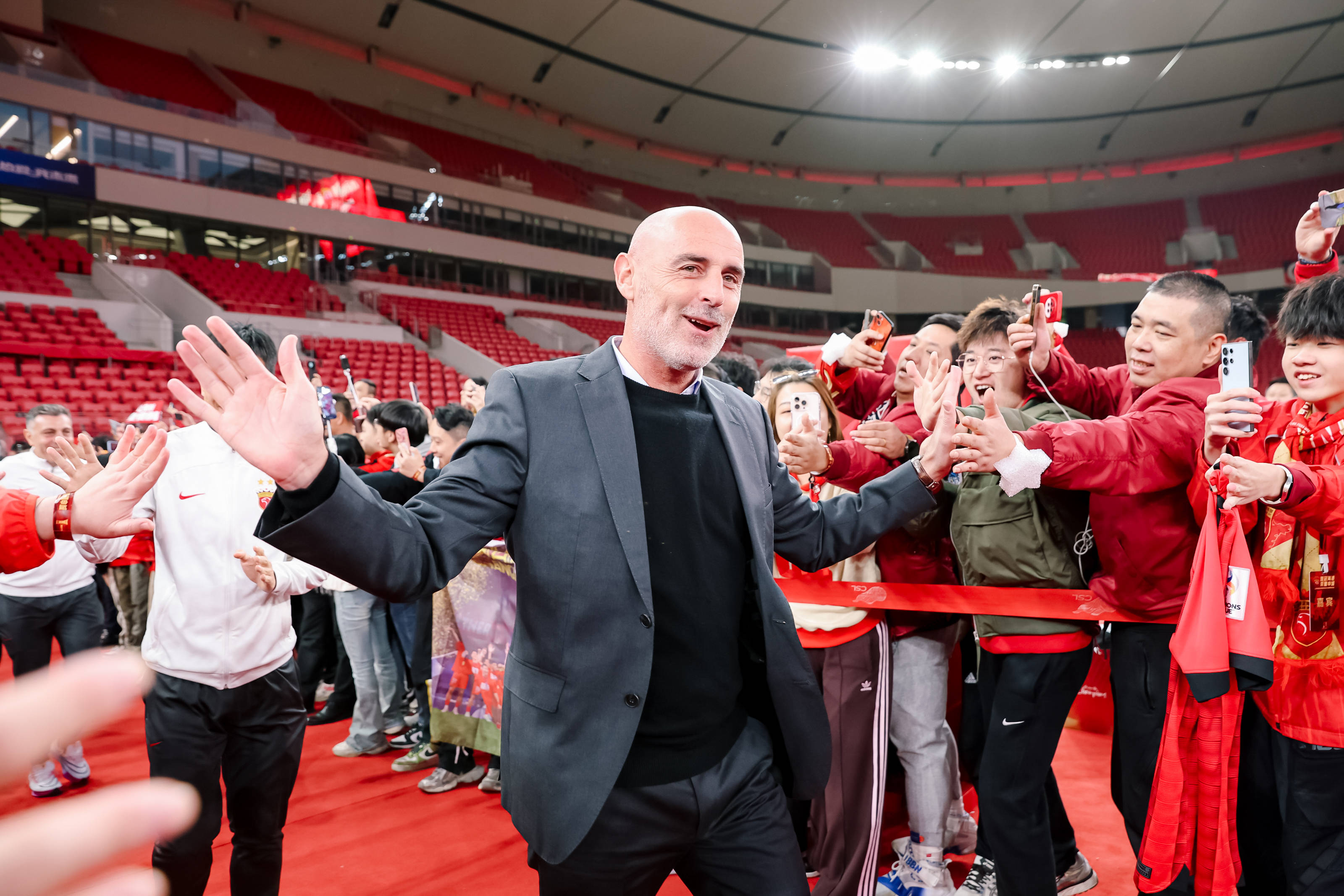 关于上海海港迎欧篮联关键赛，转会期刷新队史纪录，信心回归，资深球员宣示担当的信息